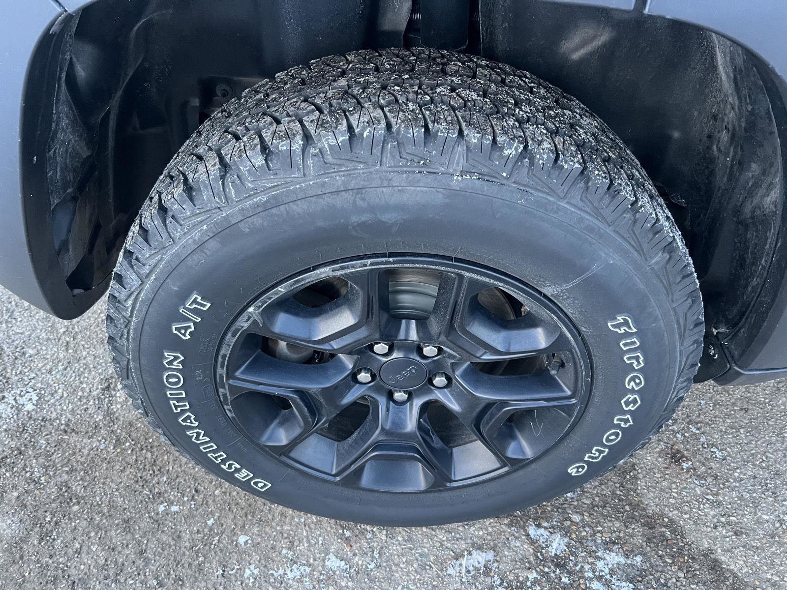 Used 2019 Jeep Cherokee Trailhawk w/ Cold Weather Group image 33