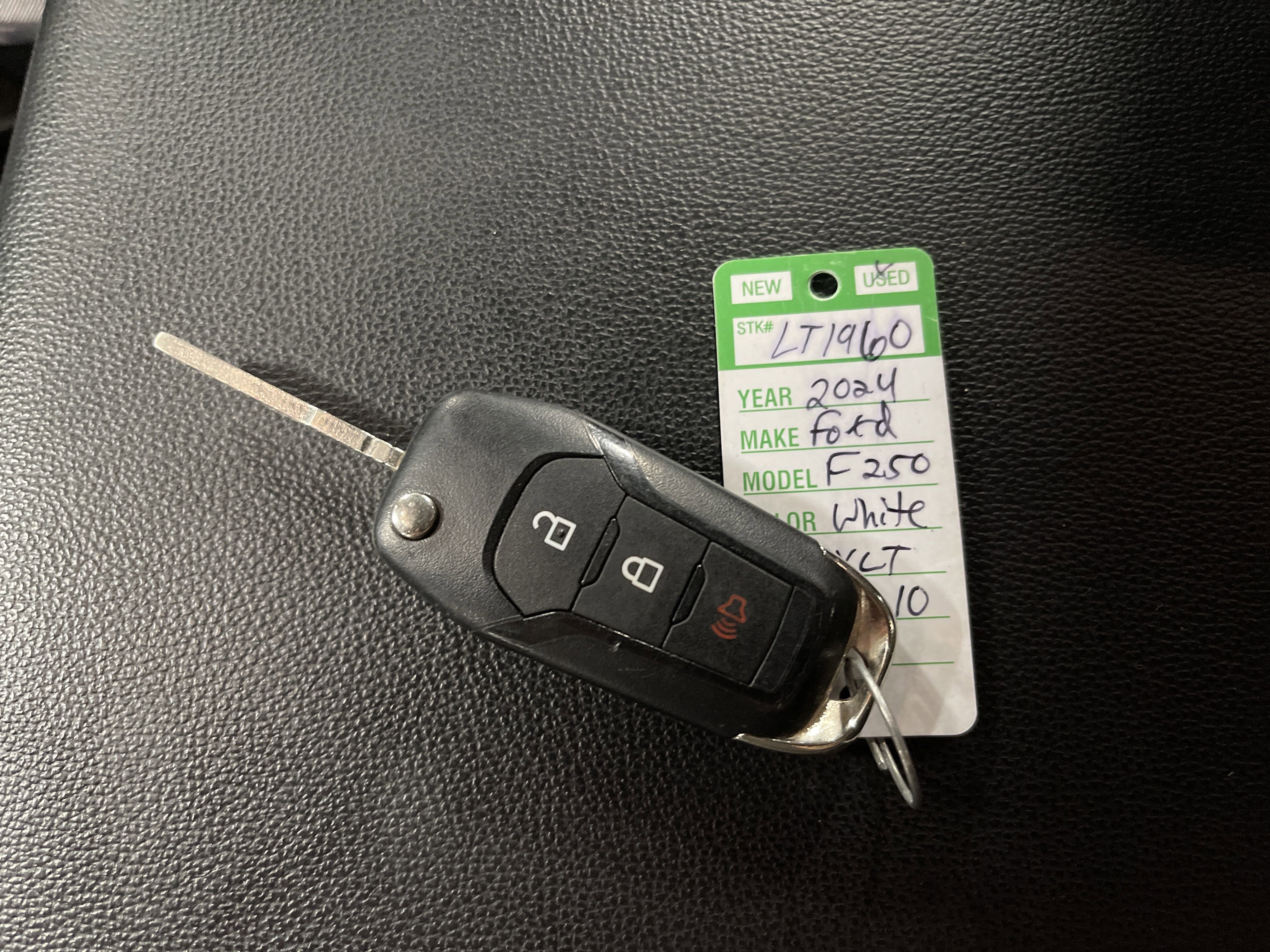 Used 2024 Ford F250 XLT w/ FX4 Off-Road Package image 26