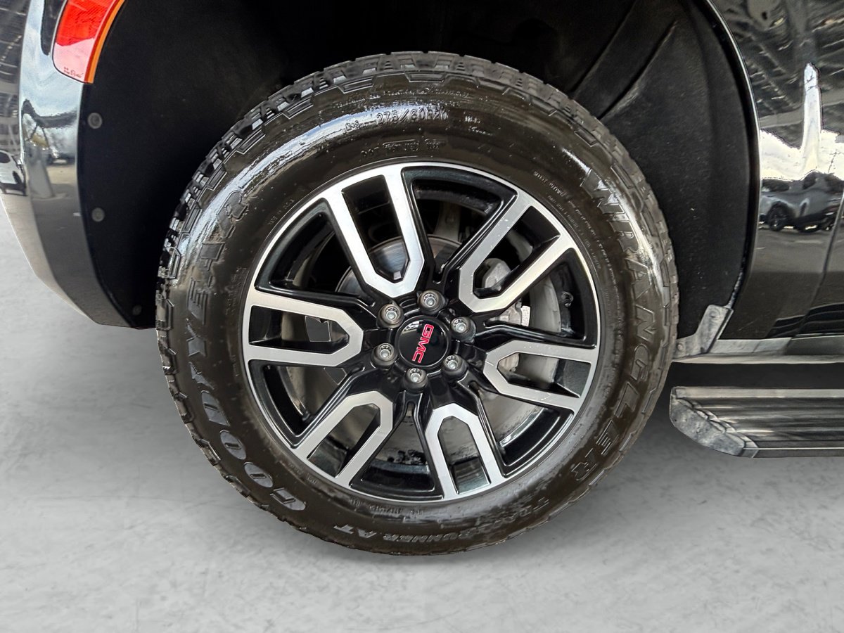 Used 2022 GMC Yukon AT4 image 28