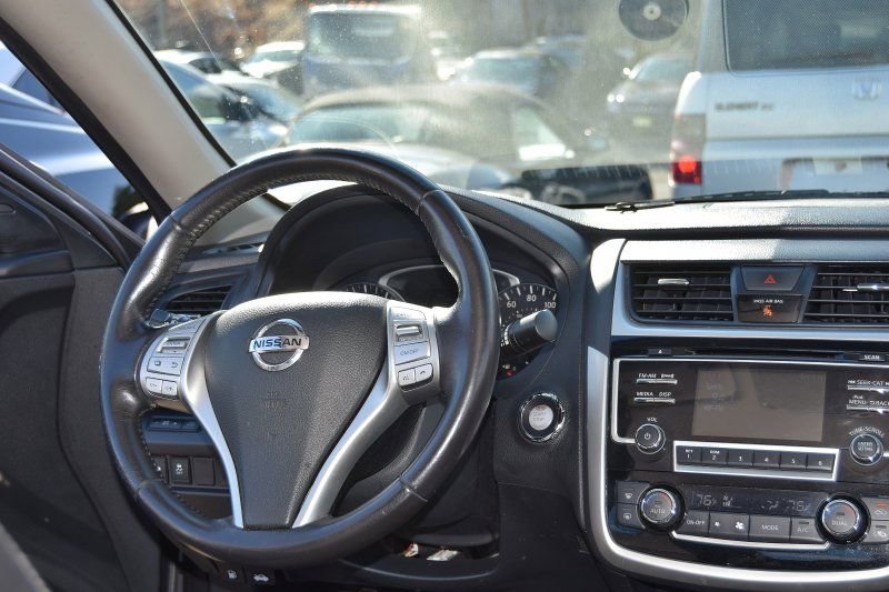 Used 2018 Nissan Altima 2.5 SV image 19