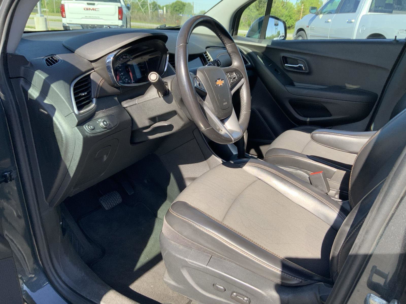 Used 2018 Chevrolet Trax LT w/ LT Convenience Package FWD image 22