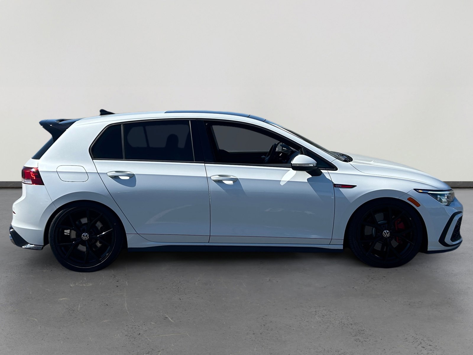 Used 2024 Volkswagen GTI SE FWD image 6