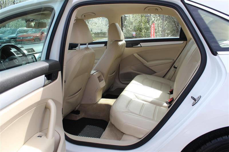 Used 2012 Volkswagen Passat 2.5 SE image 22
