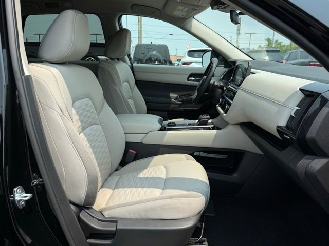 Used 2022 Nissan Pathfinder SV image 14