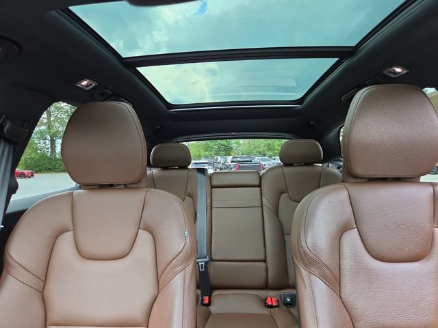 Used 2021 Volvo XC60 T6 Momentum AWD/4WD image 27
