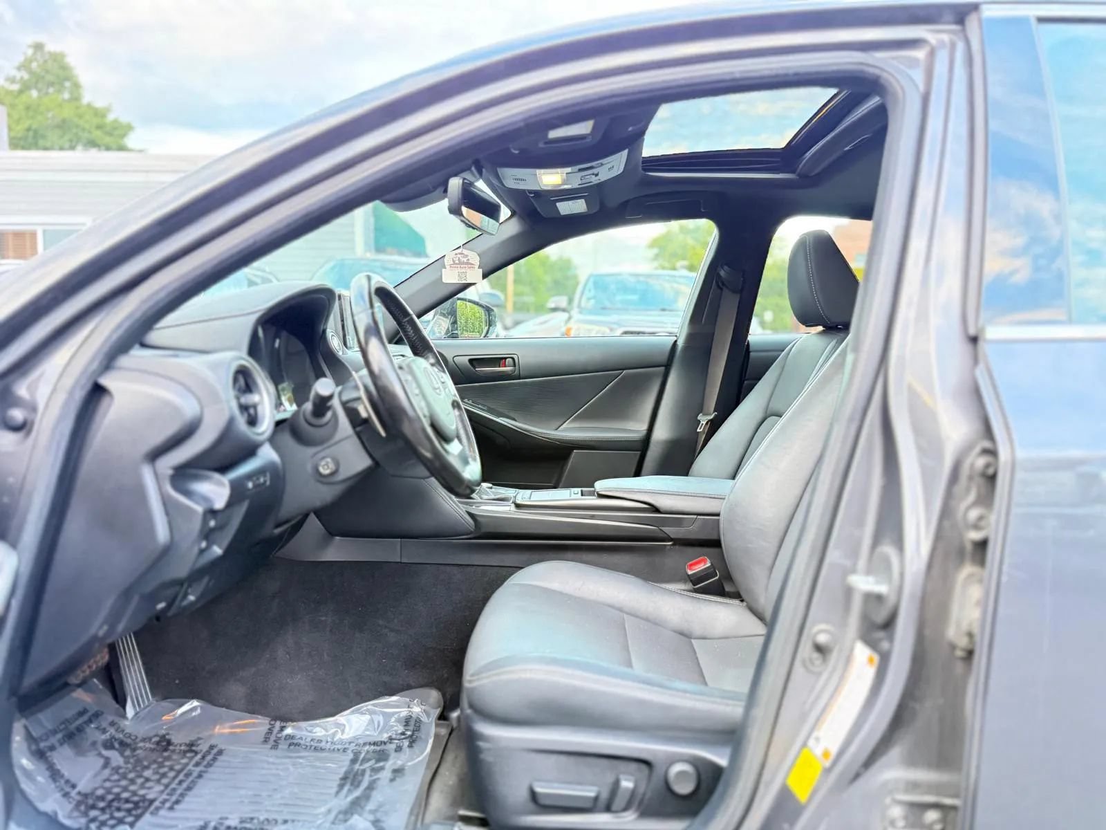 Used 2022 Lexus IS 300 AWD w/ Premium Package image 10