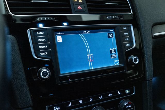 Used 2017 Volkswagen Golf 4-Door image 27