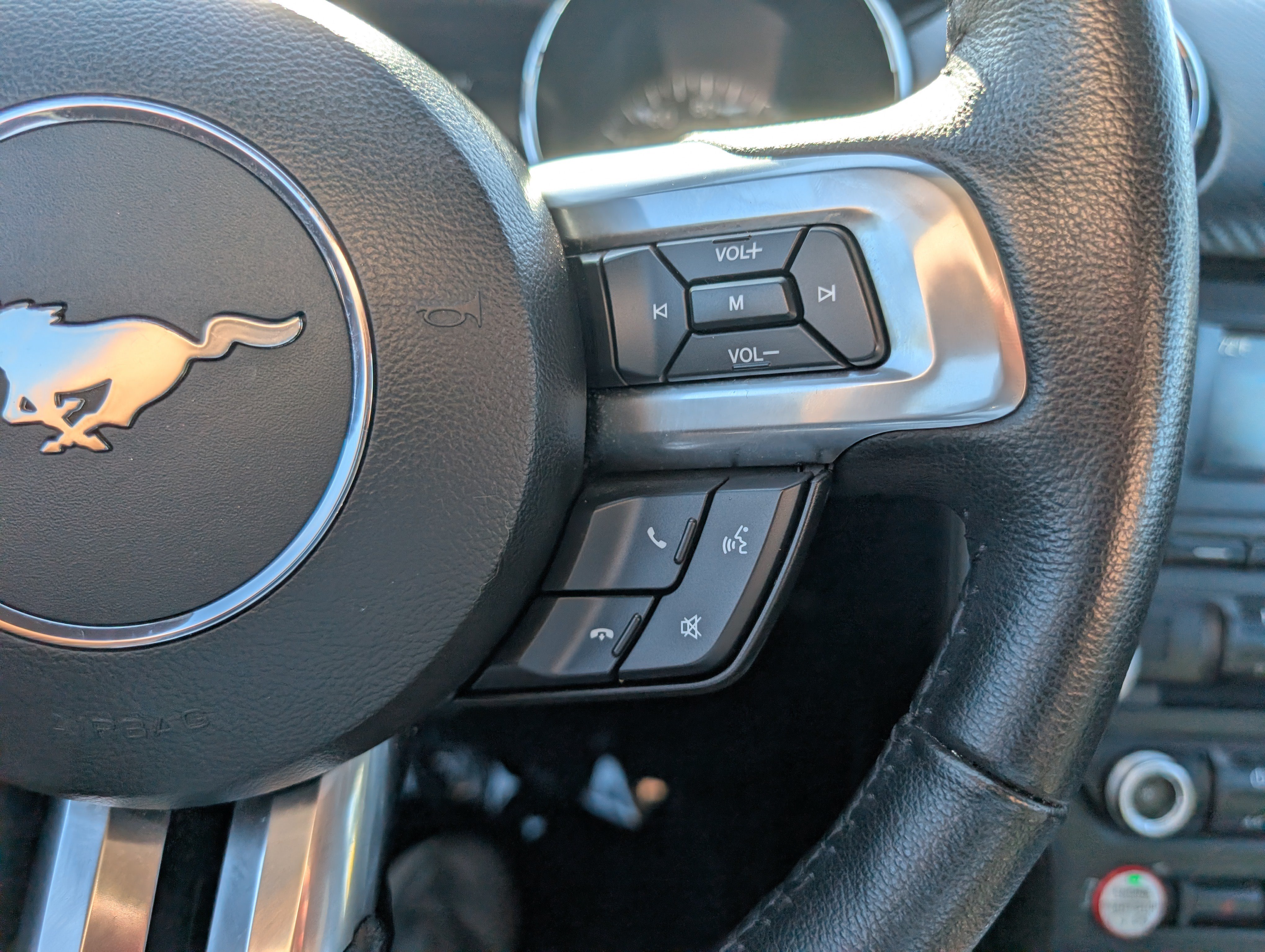 Used 2016 Ford Mustang Coupe RWD image 18