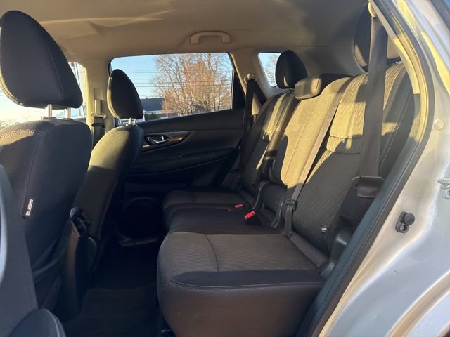 Used 2017 Nissan Rogue SV FWD image 12