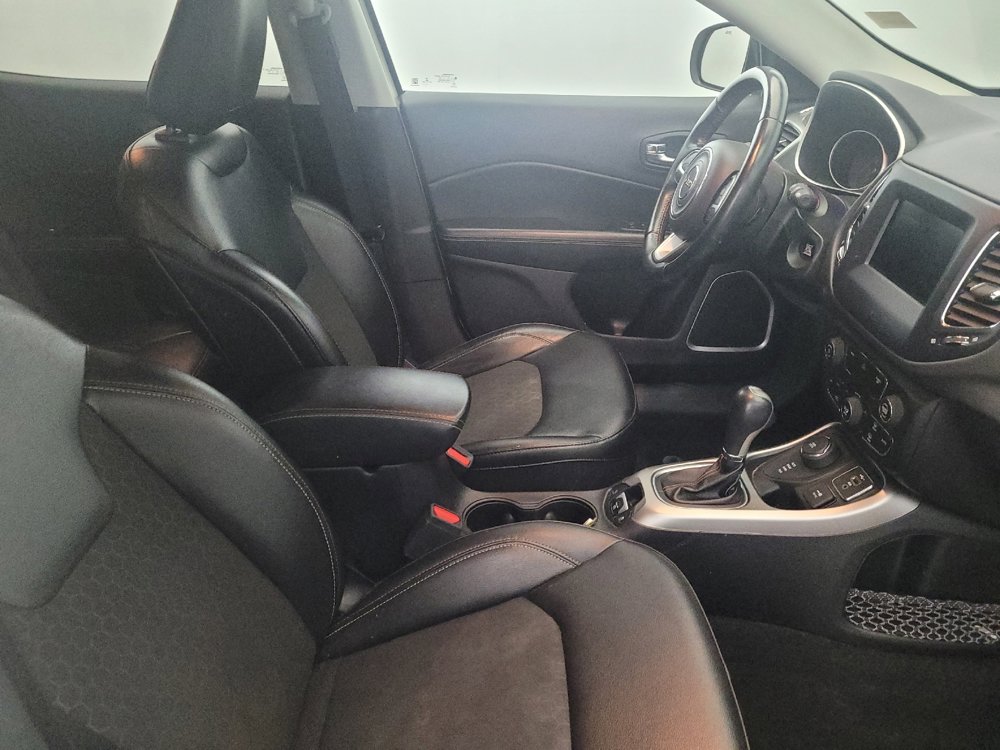 Used 2020 Jeep Compass Latitude AWD/4WD image 21