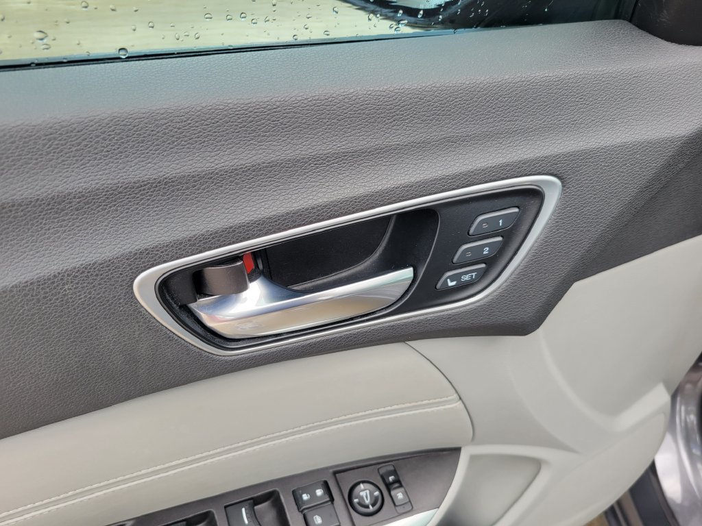Used 2020 Acura TLX FWD image 18