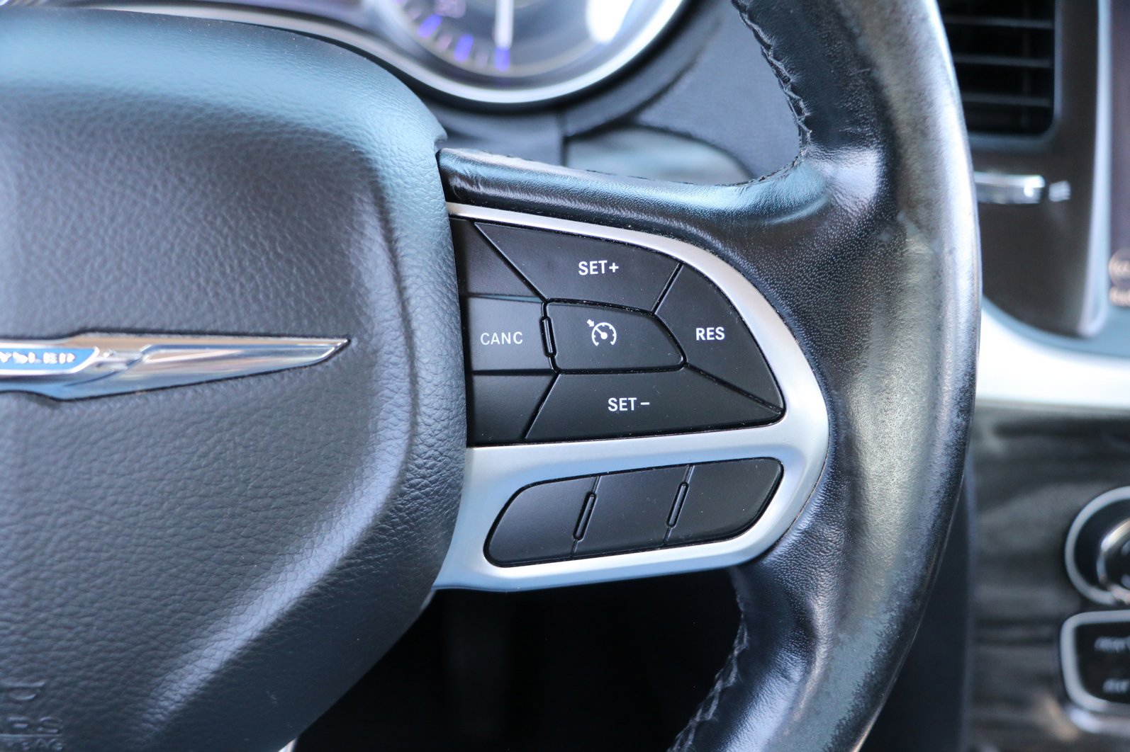 Used 2019 Chrysler 300 Touring w/ Sport Appearance Package RWD image 19