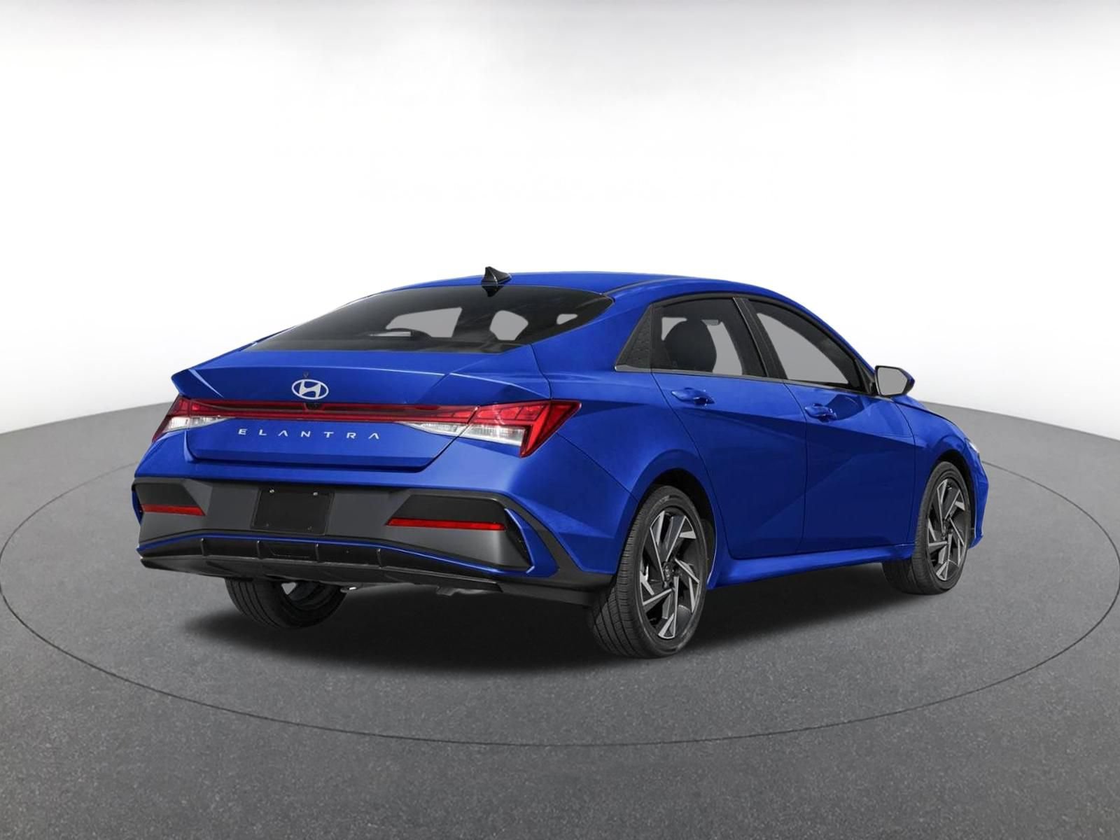 Used 2025 Hyundai Elantra SEL FWD image 8