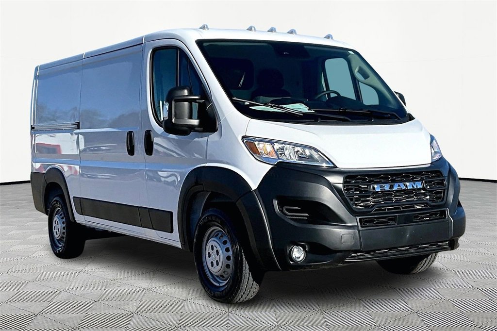 Used 2024 RAM ProMaster 2500 w/ Convenience Group image 11