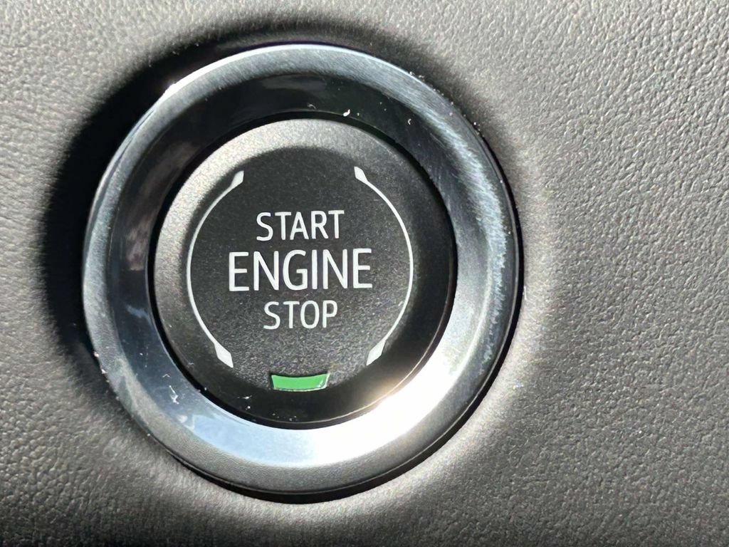 Used 2024 Cadillac Escalade Sport Platinum w/ LPO, ONYX Package AWD/4WD image 30