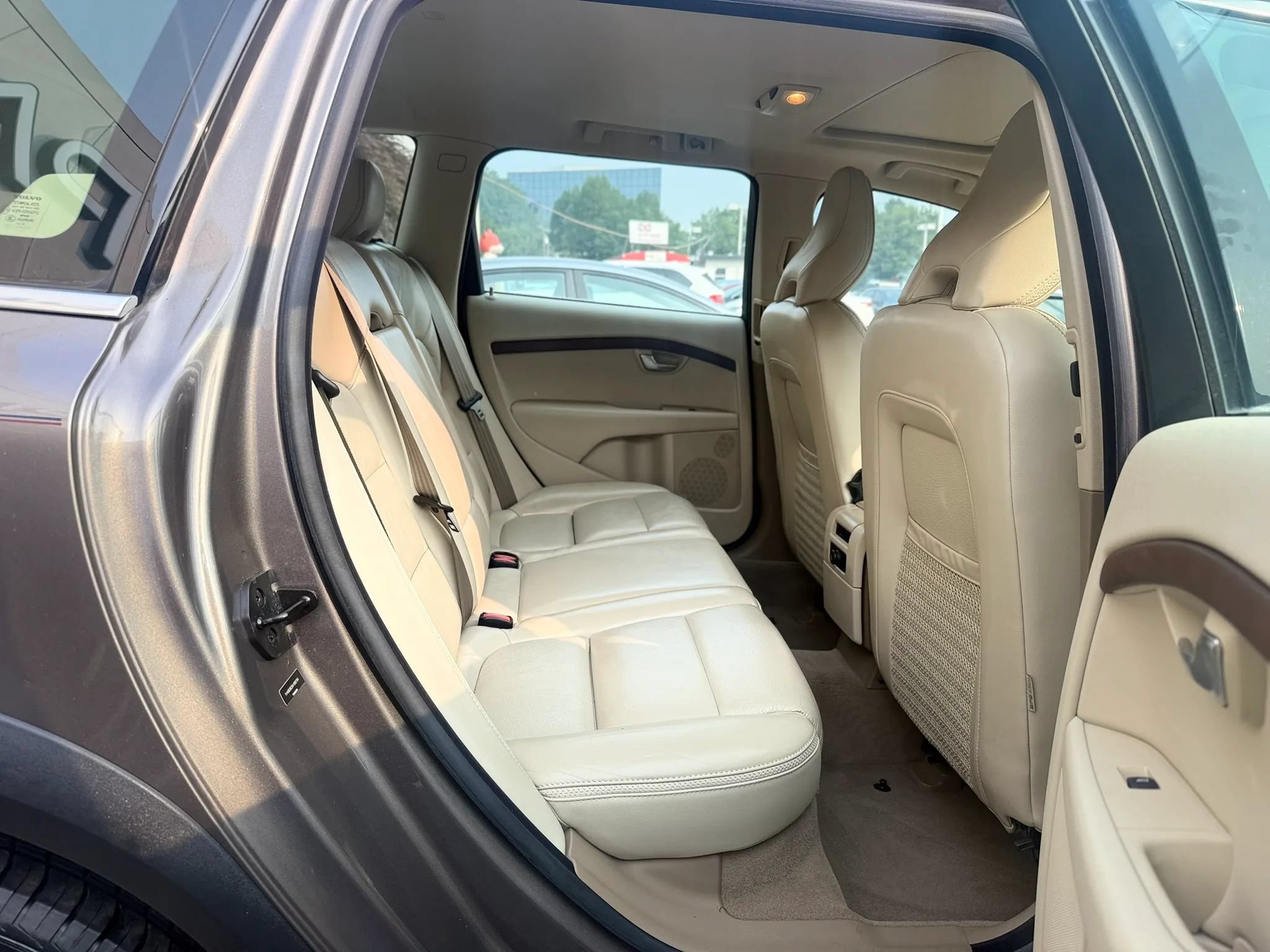 Used 2010 Volvo XC70 3.2 AWD/4WD image 31