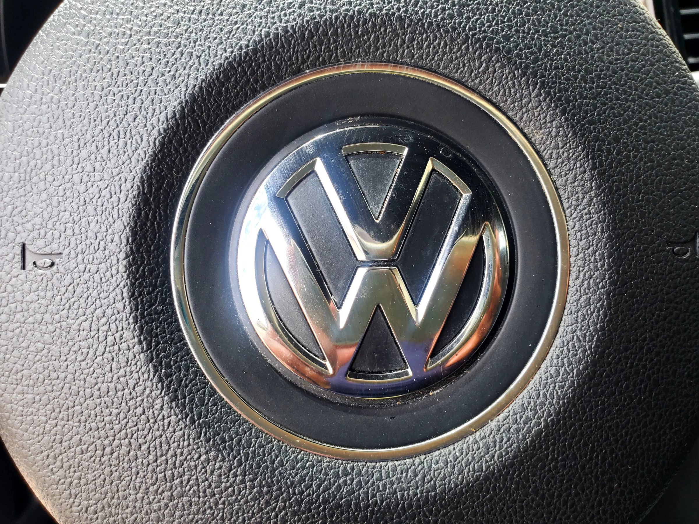 Used 2019 Volkswagen Beetle 2.0T S FWD image 36