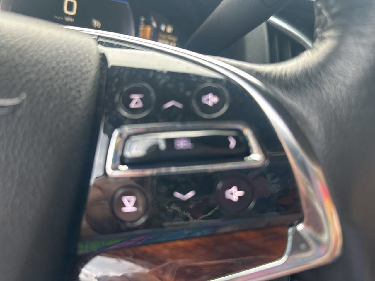 Used 2015 Cadillac Escalade ESV Luxury image 41