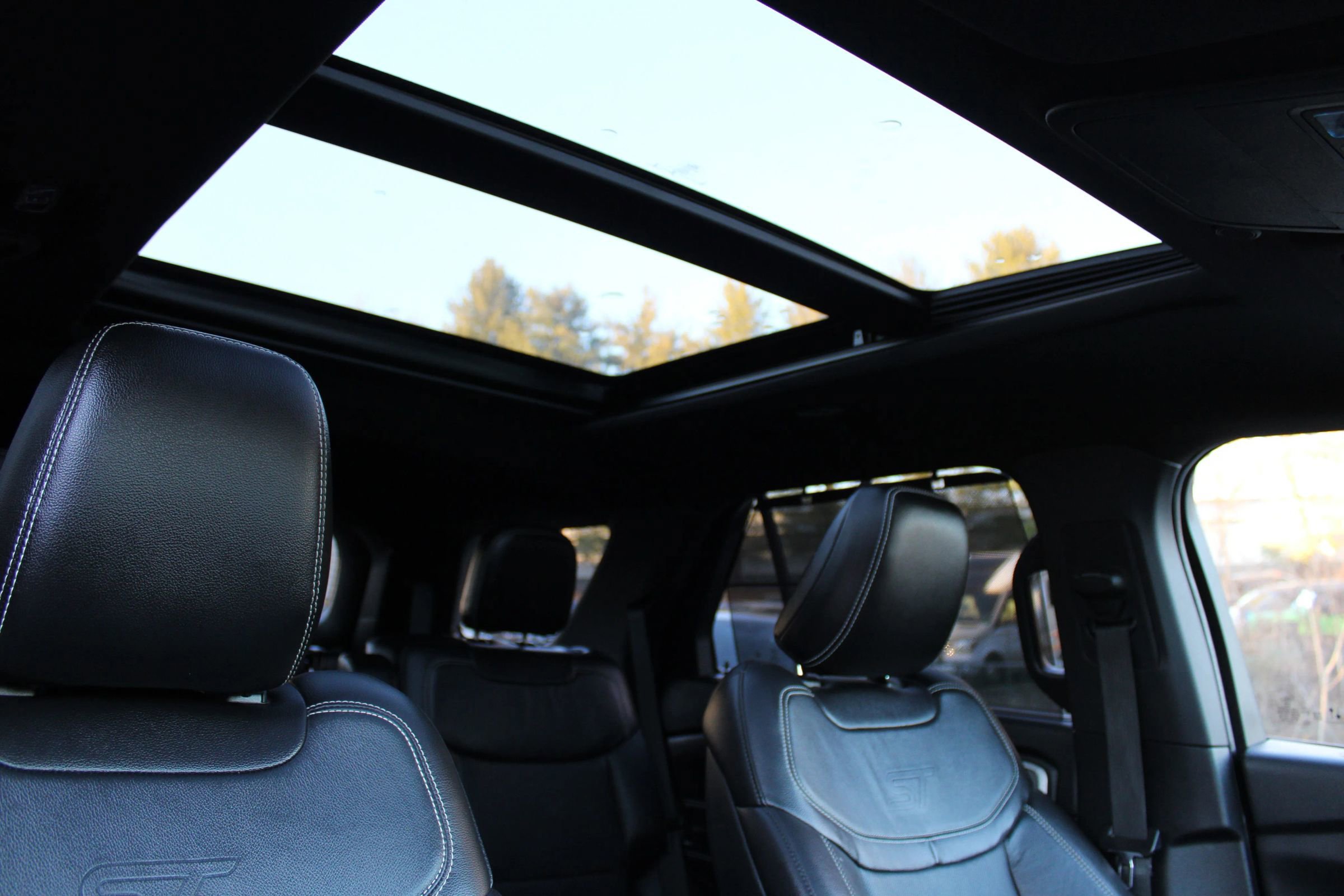 Used 2020 Ford Explorer ST image 26