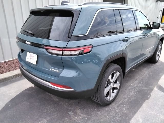 New 2026 Jeep Grand Cherokee Limited w/ Luxury Tech Group II AWD/4WD image 12