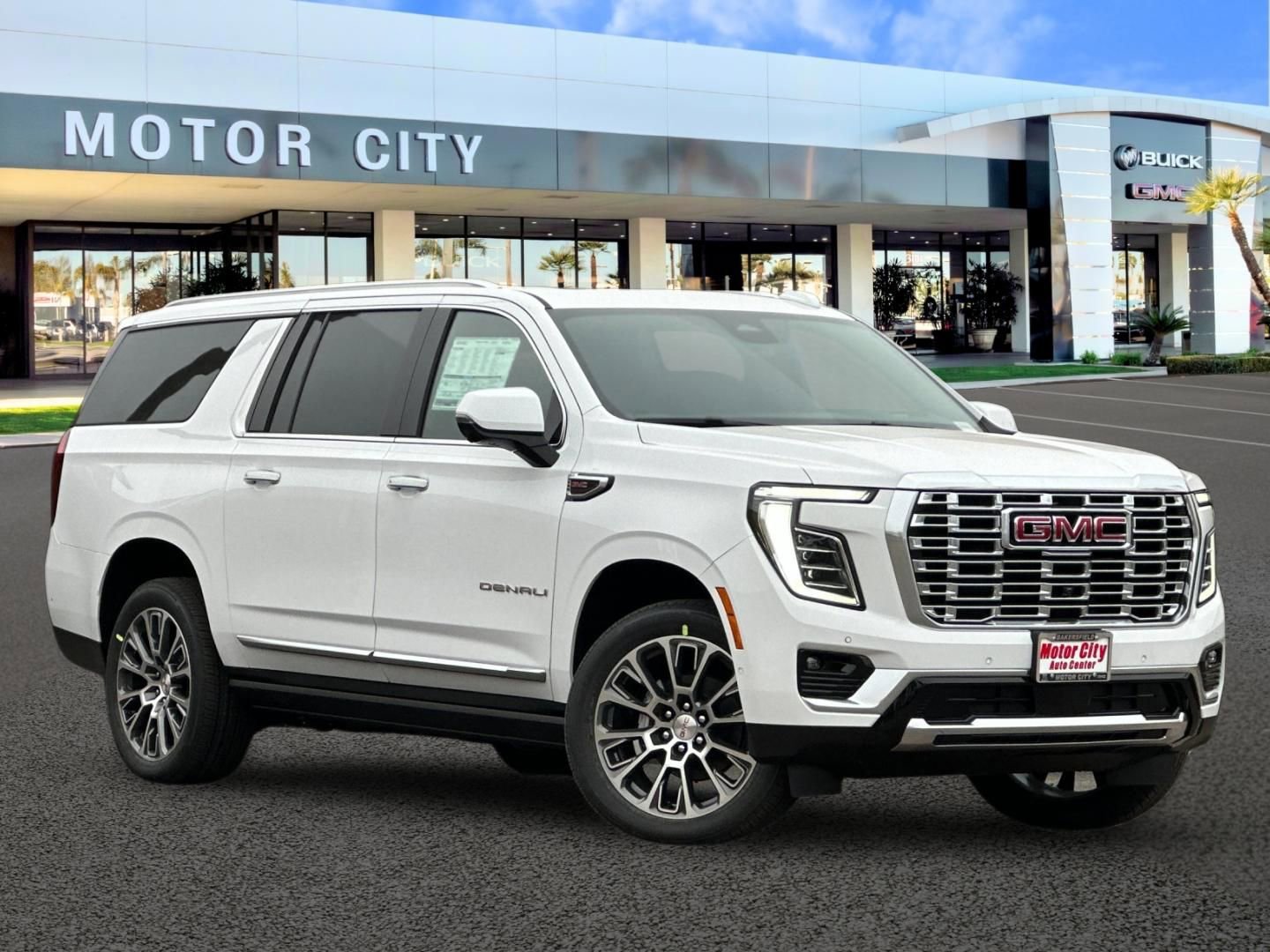 New 2026 GMC Yukon XL Denali w/ Sun & Power Step Package