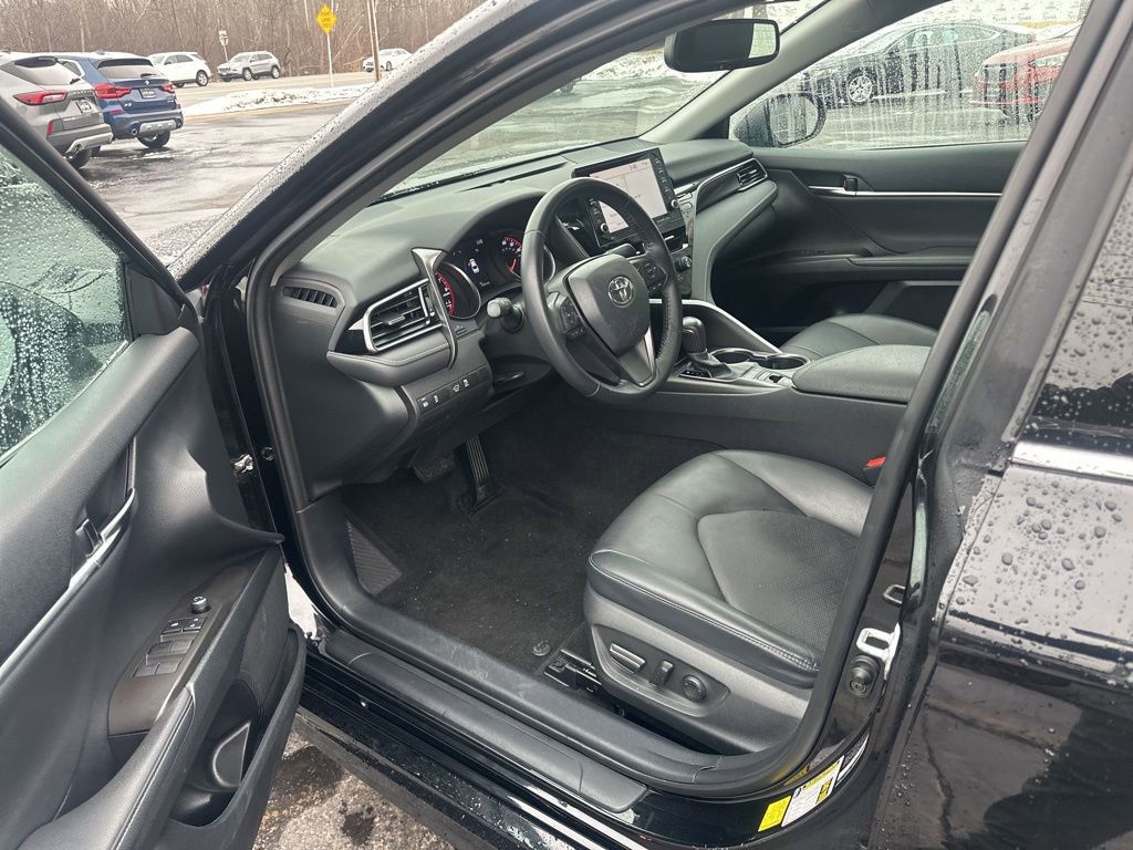Used 2021 Toyota Camry XSE image 12