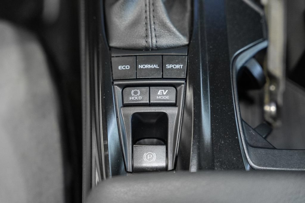 Used 2025 Toyota Camry LE FWD image 21