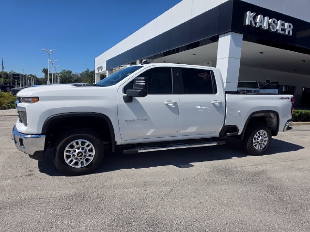 Used 2026 Chevrolet Silverado 2500 LT AWD/4WD image 2
