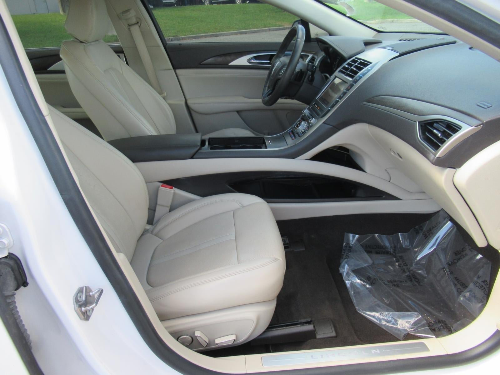 Used 2020 Lincoln MKZ Reserve w/ Monochromatic Package AWD/4WD image 10