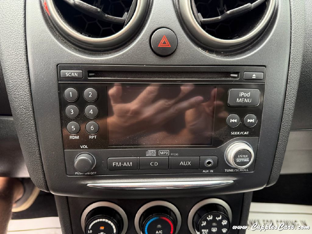 Used 2011 Nissan Rogue SV image 24