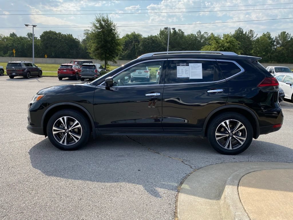 Used 2020 Nissan Rogue SV w/ Premium Package FWD image 4