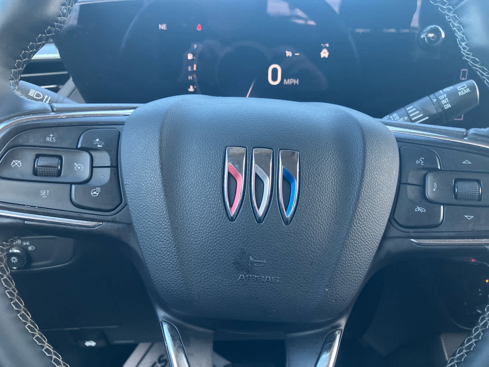 Certified 2025 Buick Encore GX Avenir image 15