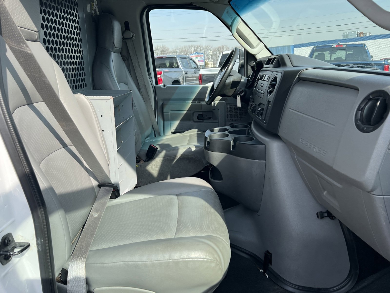 Used 2014 Ford E-350 and Econoline 350 Super Duty image 11