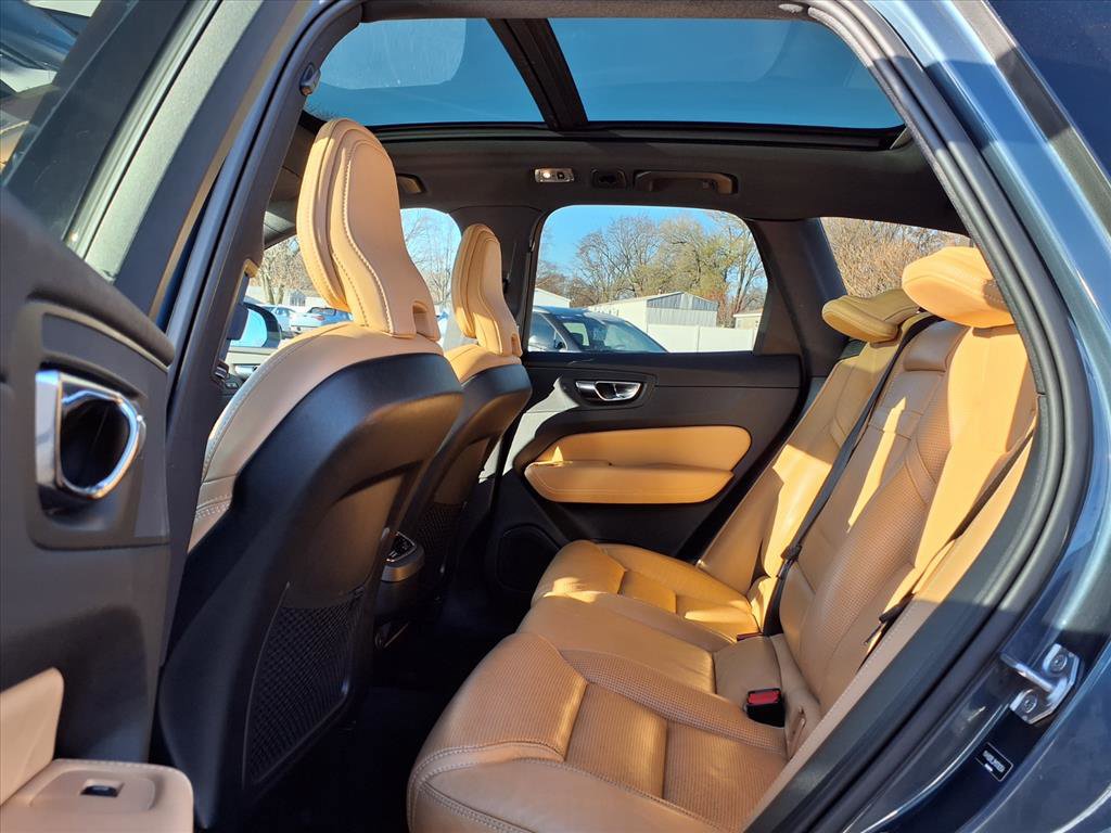 Used 2021 Volvo XC60 T5 Inscription w/ Advanced Package image 26