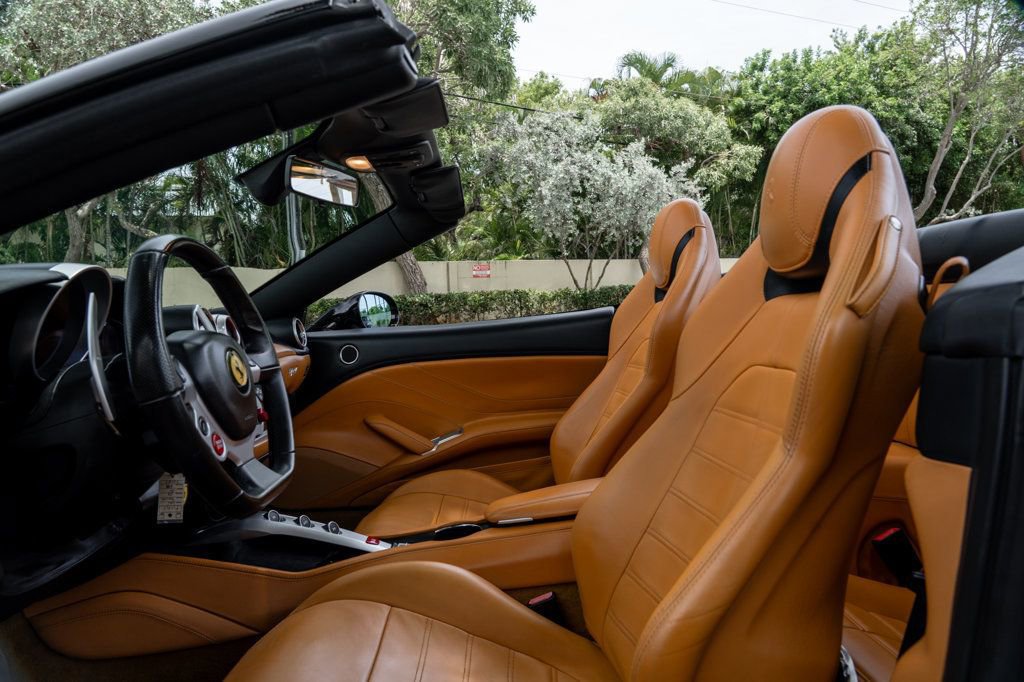 Used 2015 Ferrari California T RWD image 14