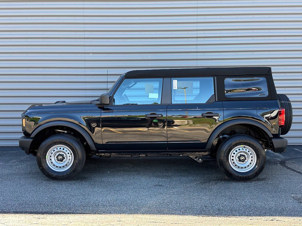 New 2026 Ford Bronco 4-Door AWD/4WD image 2