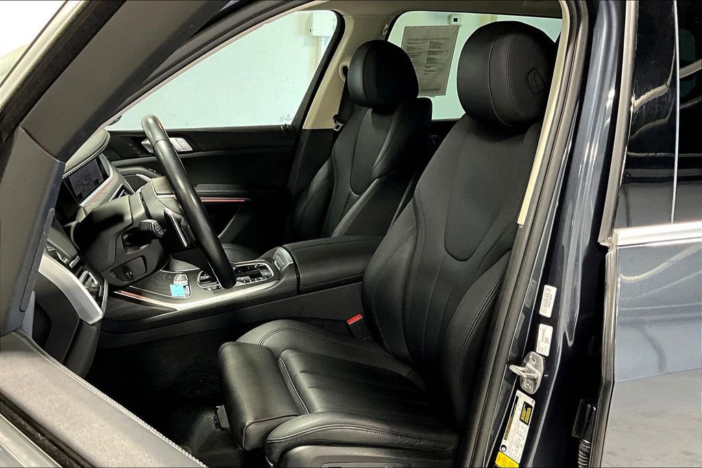 Used 2022 BMW X7 xDrive40i image 32