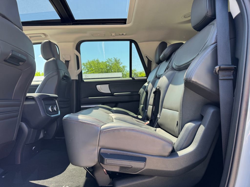 Used 2025 Ford Expedition Max Active AWD/4WD image 42