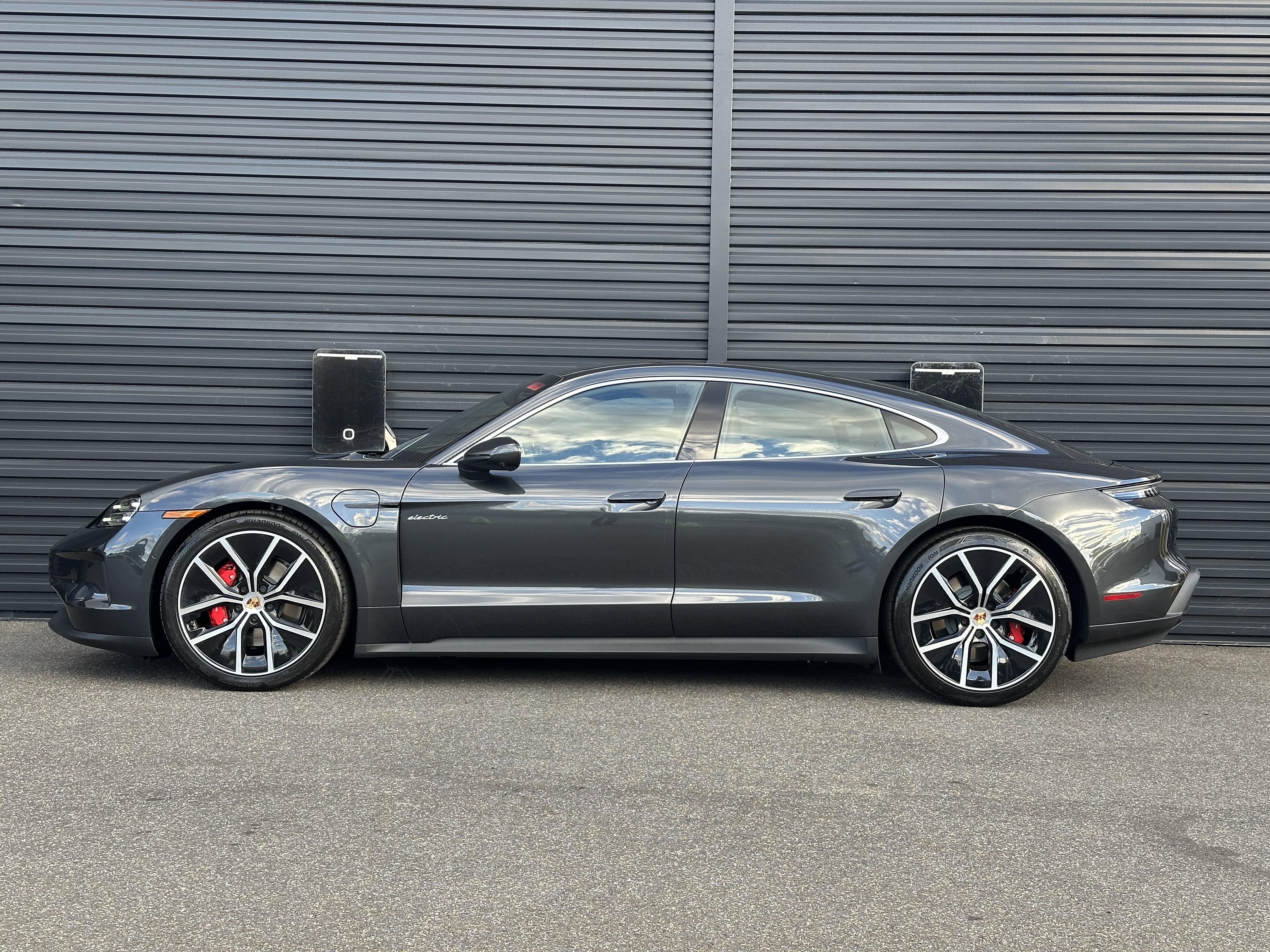 New 2026 Porsche Taycan 4S AWD/4WD image 2