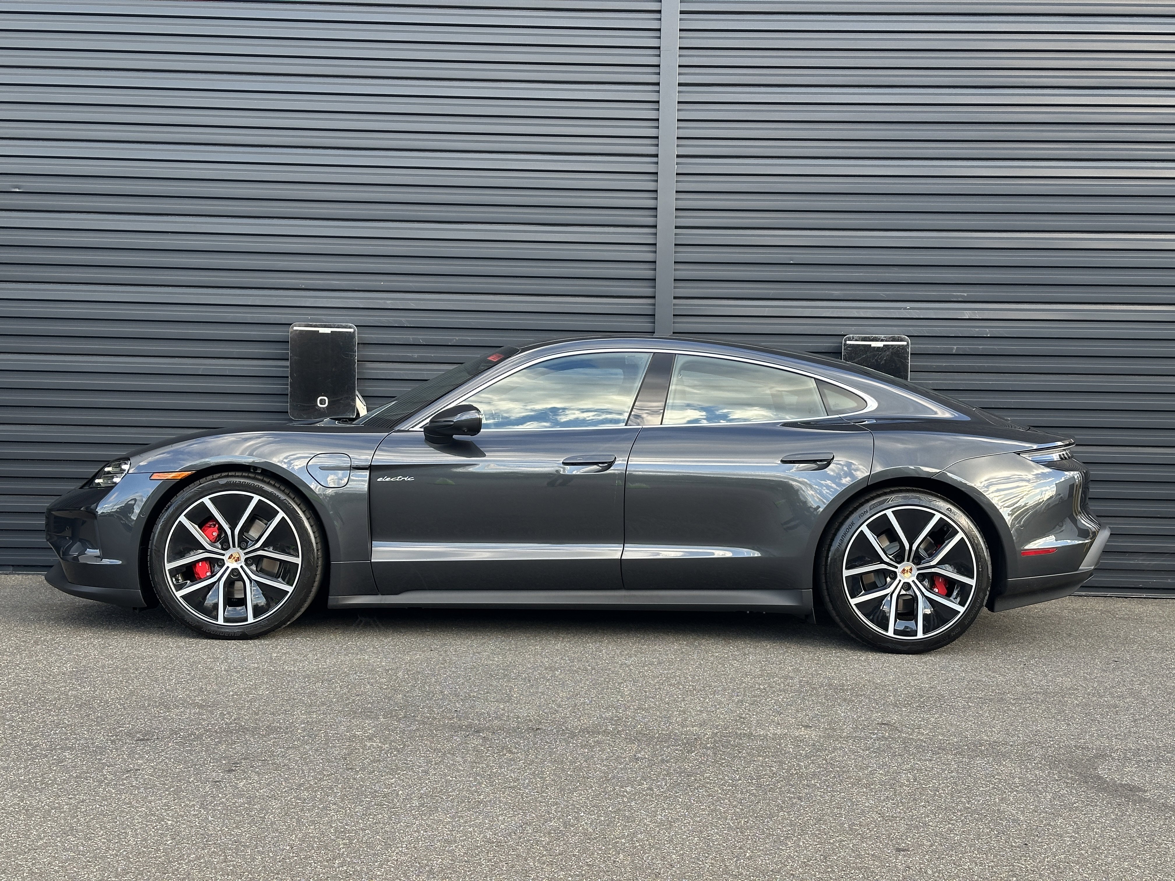 New 2026 Porsche Taycan 4S image 2