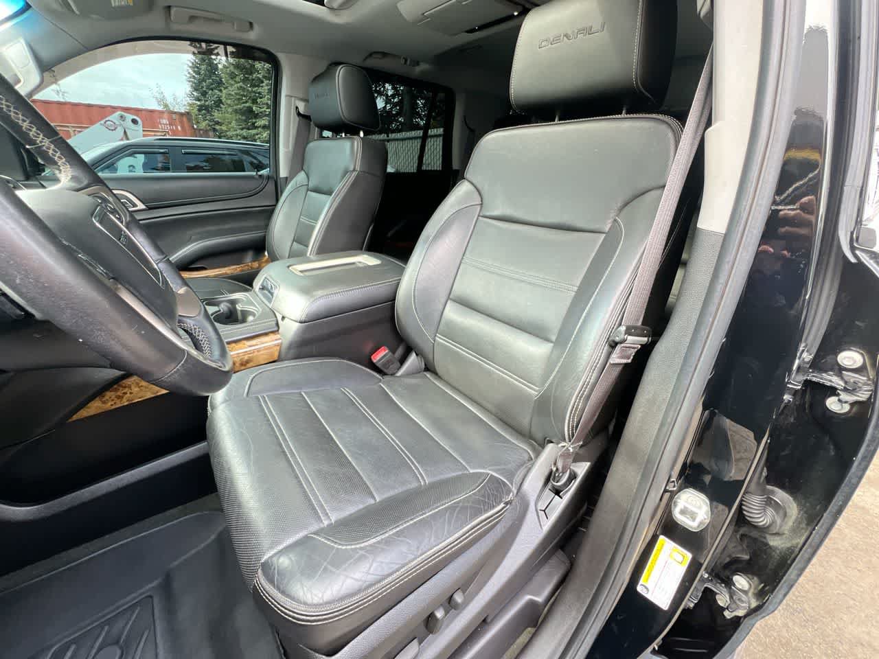 Used 2015 GMC Yukon Denali AWD/4WD image 11