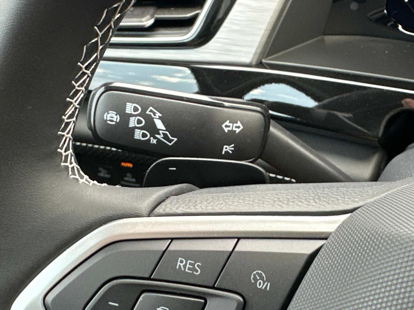 New 2025 Volkswagen Atlas Cross Sport SE image 25