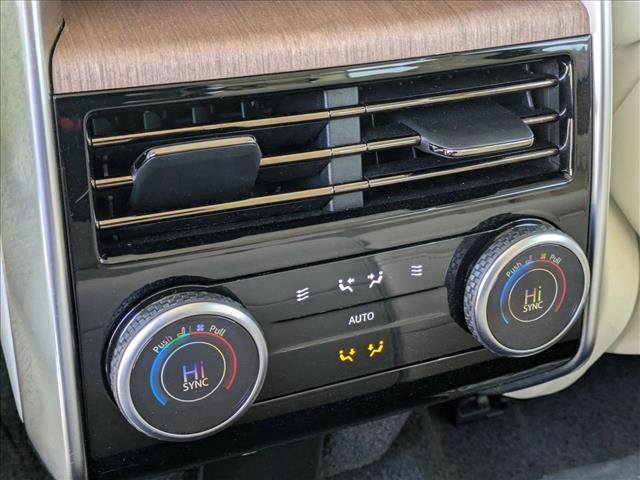 Certified 2023 Land Rover Range Rover SE image 19