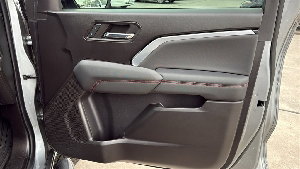 Used 2023 Chevrolet Colorado Z71 w/ Z71 Convenience Package 2 image 33