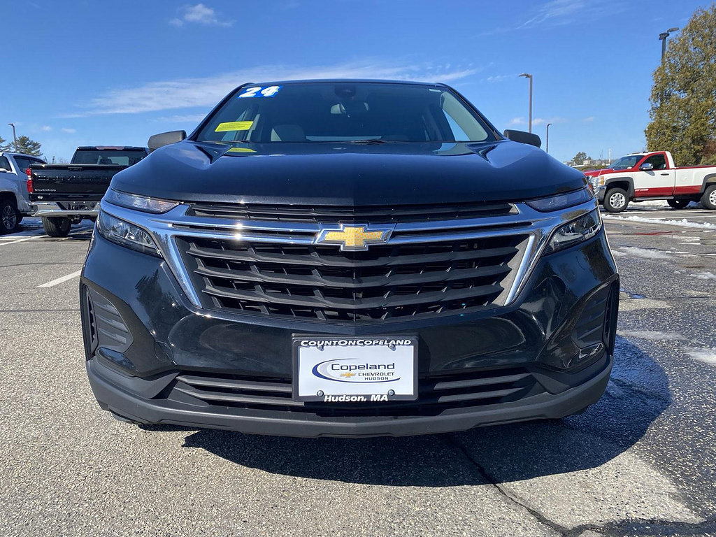 Used 2024 Chevrolet Equinox LS w/ LS Convenience Package AWD/4WD image 3