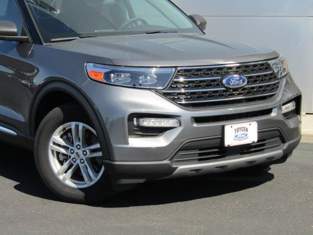 Used 2024 Ford Explorer XLT w/ Equipment Group 202A AWD/4WD image 5