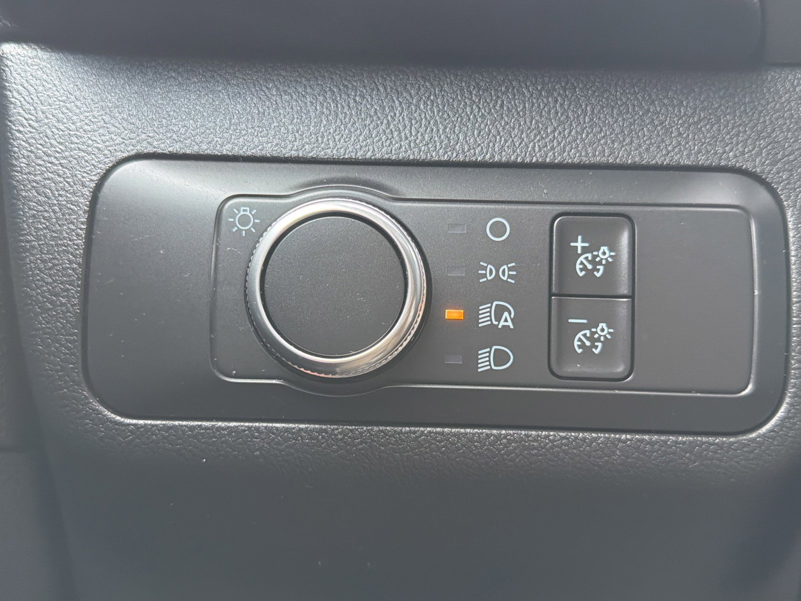 Used 2021 Ford Escape SE image 25