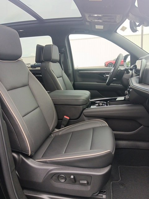 New 2025 Chevrolet Suburban Premier image 30