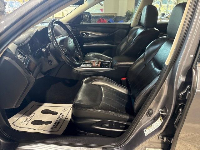 Used 2016 INFINITI Q70 Hybrid w/ Deluxe Touring Package image 15