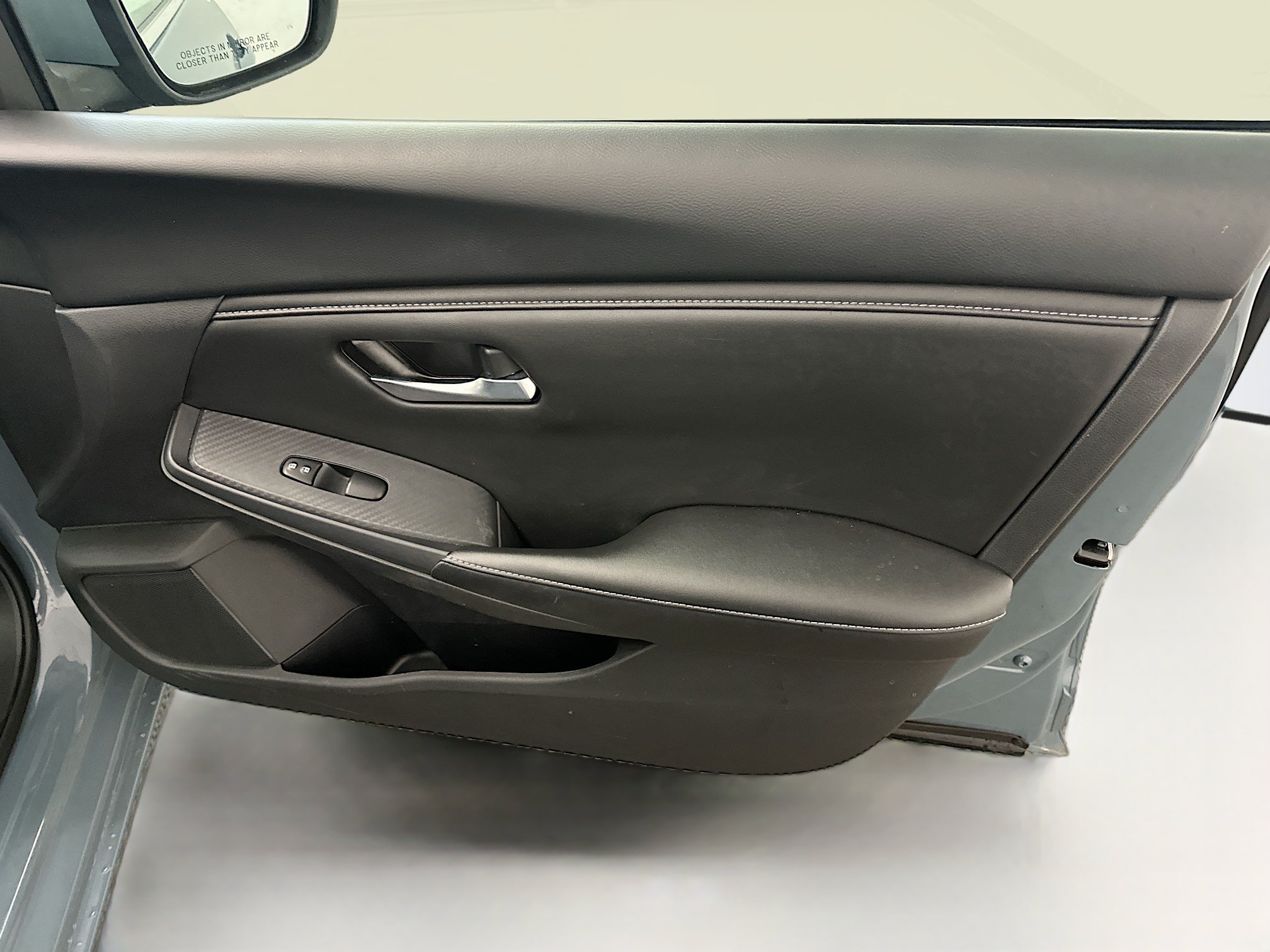 Used 2024 Nissan Sentra SV FWD image 32
